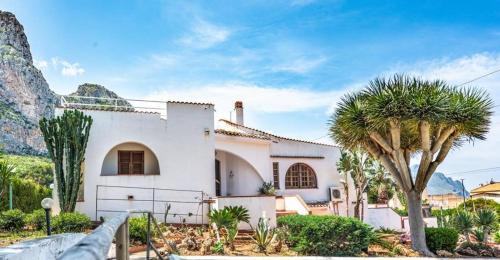 Macari House | Villa San Vito Bay