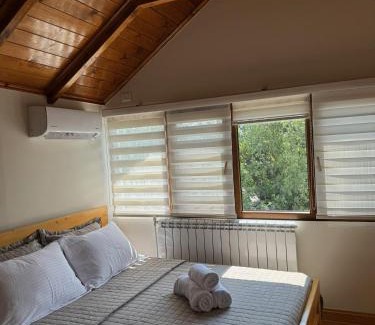 Permet House | Villa Sana Rooms