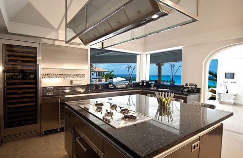 Plum Bay Villa | Villa Sandyline in St Martin - Luxury 7-Bedroom Beach Front Villa on Plum Bay