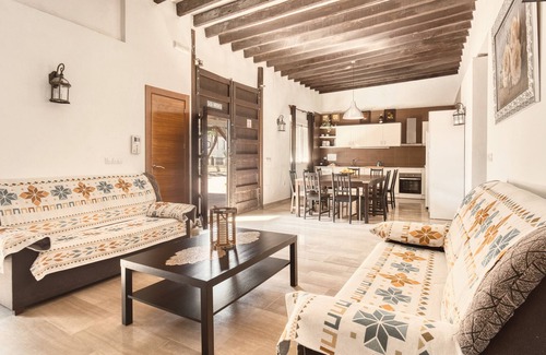 Valverde Alto Villa | Villa 'Santa Creu' with Private Pool, Wi-Fi and Air Conditioning