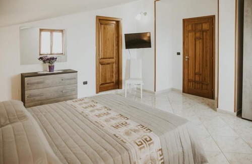 Eboli House | Villa Santimone
