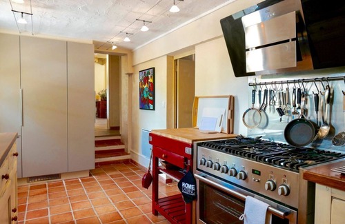 Saint-Seurin-de-Prats Villa | Villa Shambhala - Four Bedroom Villa, Sleeps 8