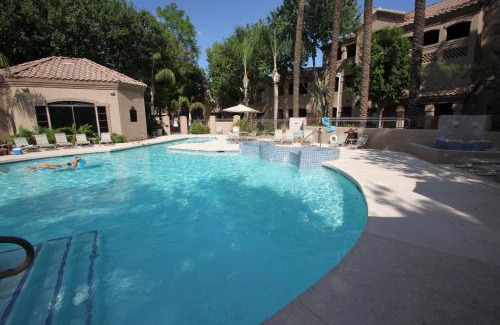 North Scottsdale Apartment | Villa Signature