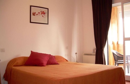 Almarda House | Villa Sol: 100m from the natural sandy beach. Pool/Sports Complex.