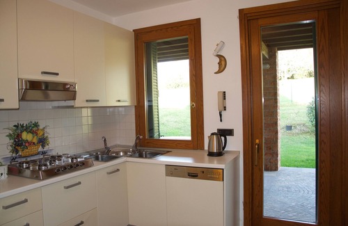 Lonato del Garda Villa | Villa Spaltri is immersed in the green of the hills in Lonato del Garda
