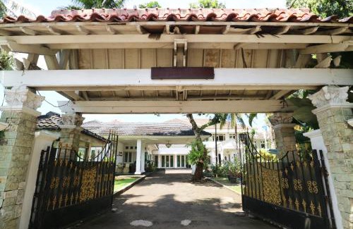 East Jakarta House | Villa Sri Manganti