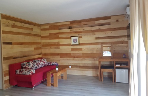 Catrnja House | Villa Stone