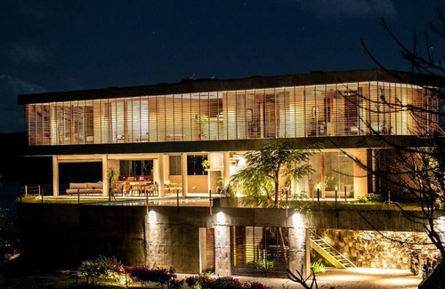 Gerupuk Villa | Villa Strata