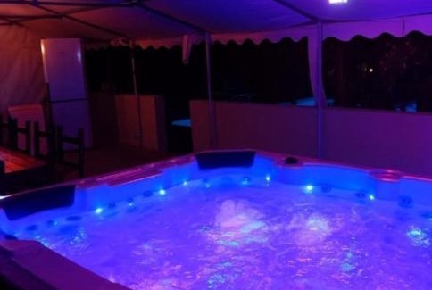 Villaggio delle Mimose Villa | VILLA STRAVANATA - Large Pool, Car and Large Whirlpool Jacuzzi