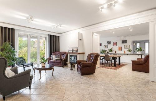 Arpadfold Villa | Villa Suburbia Budapest