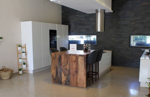 El Makina House | VILLA SWIMMING POOL GARDEN ARGAN GOLF- FIBER OPTICS - NETFLIX- HOUSEKEEPER -BREAKFAST