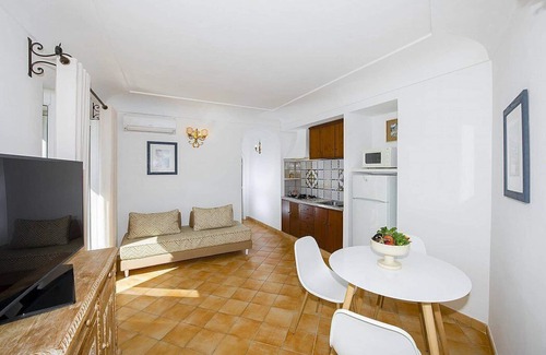 Nocelle House | Villa Tecla A: A characteristic two-story independent house located on a hillside, facing the sea, with Free WI-FI.