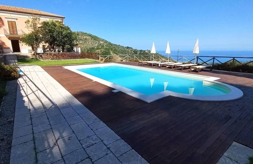 Capri Leone Villa | Villa Tecla with pool and sea view