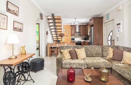 Agios Matthaios Villa | Villa Teo - Four Bedroom Villa, Sleeps 8