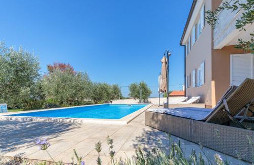 Selina Villa | Villa Terlevic