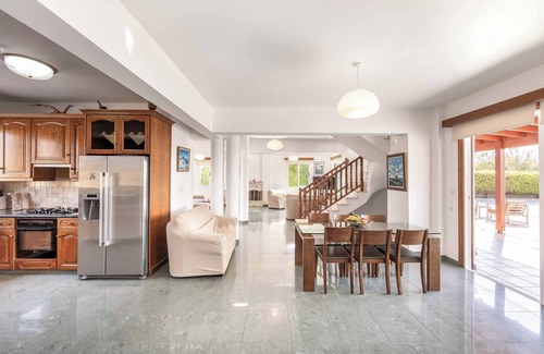 Argaka Villa | Villa Thalassa - Three Bedroom Villa, Sleeps 6