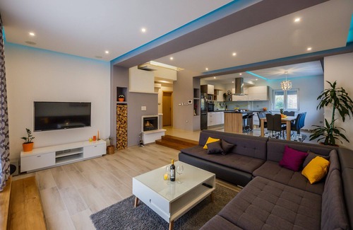Kastel Stari House | Villa Toni with swimming pool