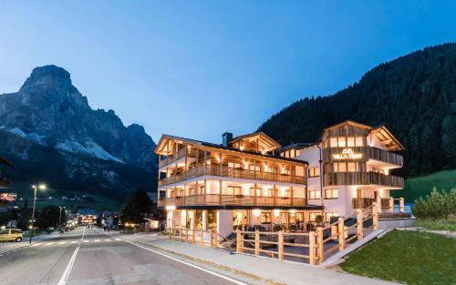 Corvara in Badia Hotel | Villa Tony - Small Romantic Hotel
