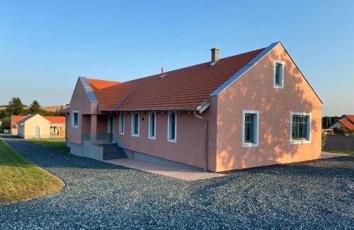 Bozsok Apartment | VILLA TOURI - Touri Alpesi Birtok