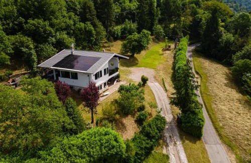 Treviso Bresciano House | Villa tra montagna e laghi 14 posti