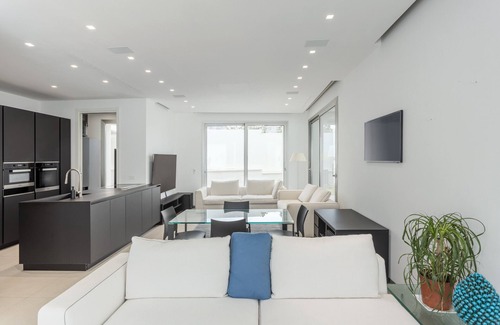 Sferracavallo Villa | Villa 'Tritone' with Sea View, Wi-Fi and Air Conditioning
