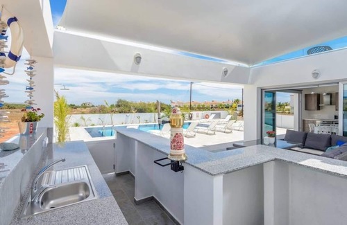 Ayia Thekla Villa | Villa Tzialli - 5 Bedroom Villa with Private Pool