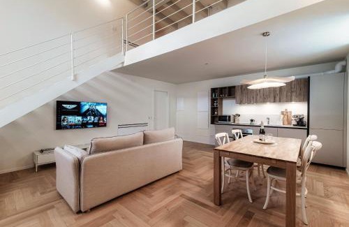 Como City Centre Apartment | Villa Valencia - The House Of Travelers