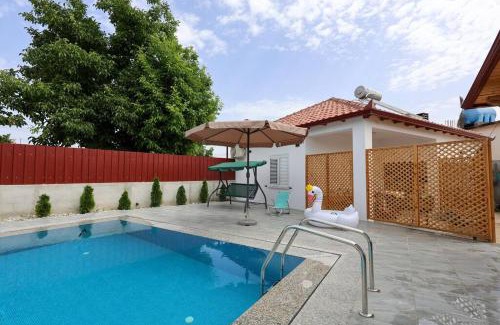 Otllak Villa | Villa Valentino Swimming Pool