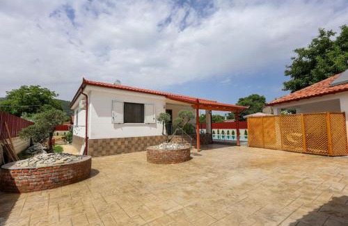 Otllak Villa | Villa Valentino Swimming Pool