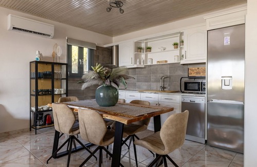 Planos Villa | Villa Venia - 2 Bedroom Villa with Private Pool
