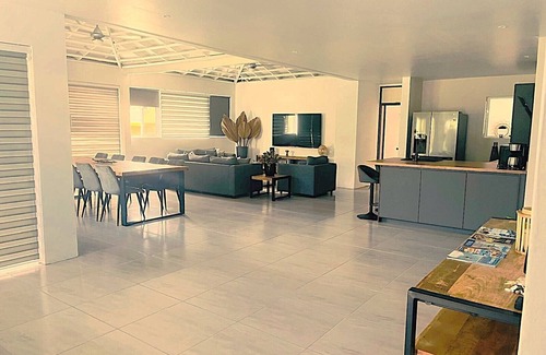 Willemstad Villa | Villa Ventre Curacao, a Tropical Paradise in Perfect Location!