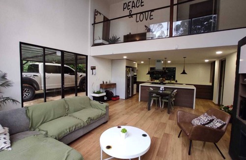 Los Nomos Villa | Villa Verde con Jacuzzi y Malla Catamarán
