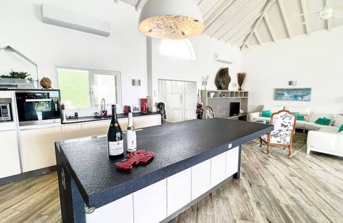 Upper Prince's Quarter Villa | Villa Villado luxury well-being and beautiful sea view