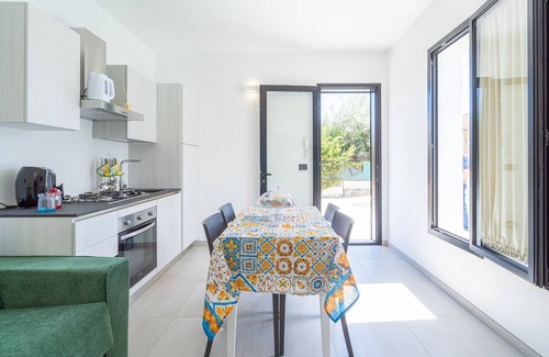 Avola Villa | Villa 'Villetta Vanessa' with Mountain View, Wi-Fi and Air Conditioning