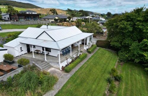 Riverton House | Villa Vista