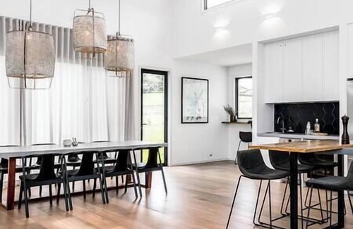 Ewingsdale Villa | VILLA VISTA - Resort Living Byron Bay