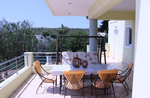 Lavreotiki Villa | Villa VMLT