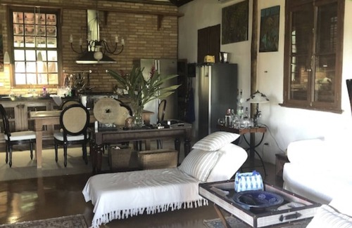 Veloso House | villa w/hot tub — 5 min from the beach!