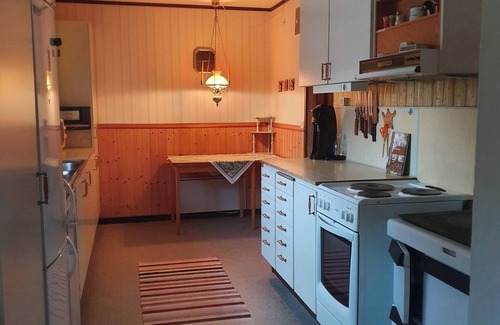 Hemse House | Villa w Open Fireplace and big Plot 5 min From the sea