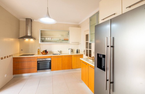 Almancil Villa | Villa w/private pool & BBQ in Varandas do Lago