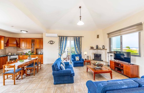 Latsi Villa | Villa Wisteria - Three Bedroom Villa, Sleeps 6