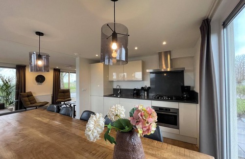 West-Graftdijk House | Villa with 5 bedrooms and 2 bathrooms