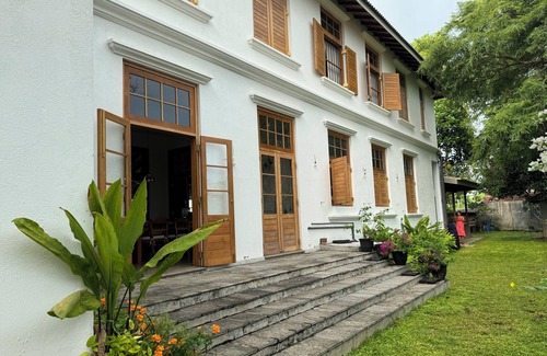 Daluwakotuwa House | Villa with 7 bedrooms and WiFi, AC in enchanting Negombo felicianf@gmail.com