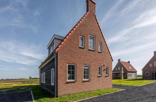 Ossenisse House | Villa with hot tub and sauna, on a holiday park