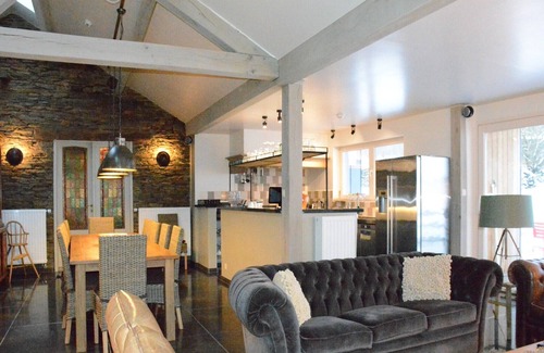 Gembes House | Villa with hottub in calm area