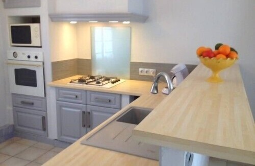 Deaux Villa | Villa with large private and secure swimming pool, quiet, sleeps 4 to 6