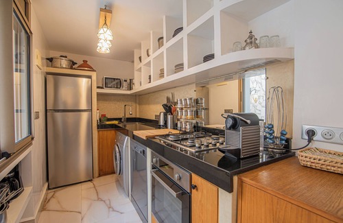 Swiss City Villa | Villa with pool 10 minutes from the beach!