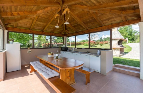 City Center House | Villa with pool, Ideal for several families, 3 separate living units