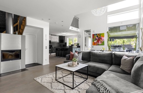 Farsta Villa | Villa with pool near Stockholm city