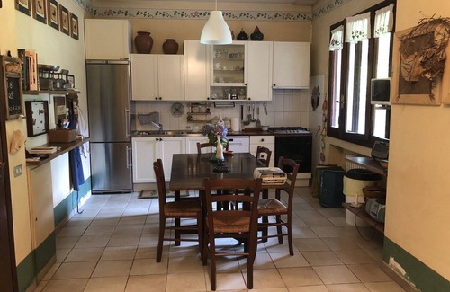 Vergiate House | Villa with pool,woods and garden
